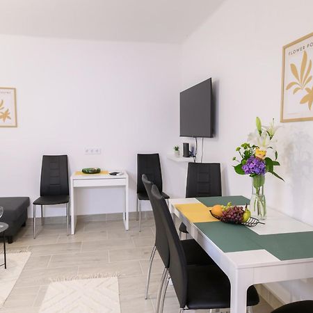 Zentrea Apartman Eger Exterior photo